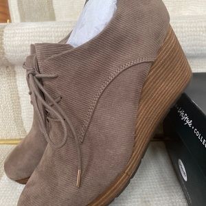 NIB Dr. Schools, Where to Booties, Taupe/light Brown, Size 9.5